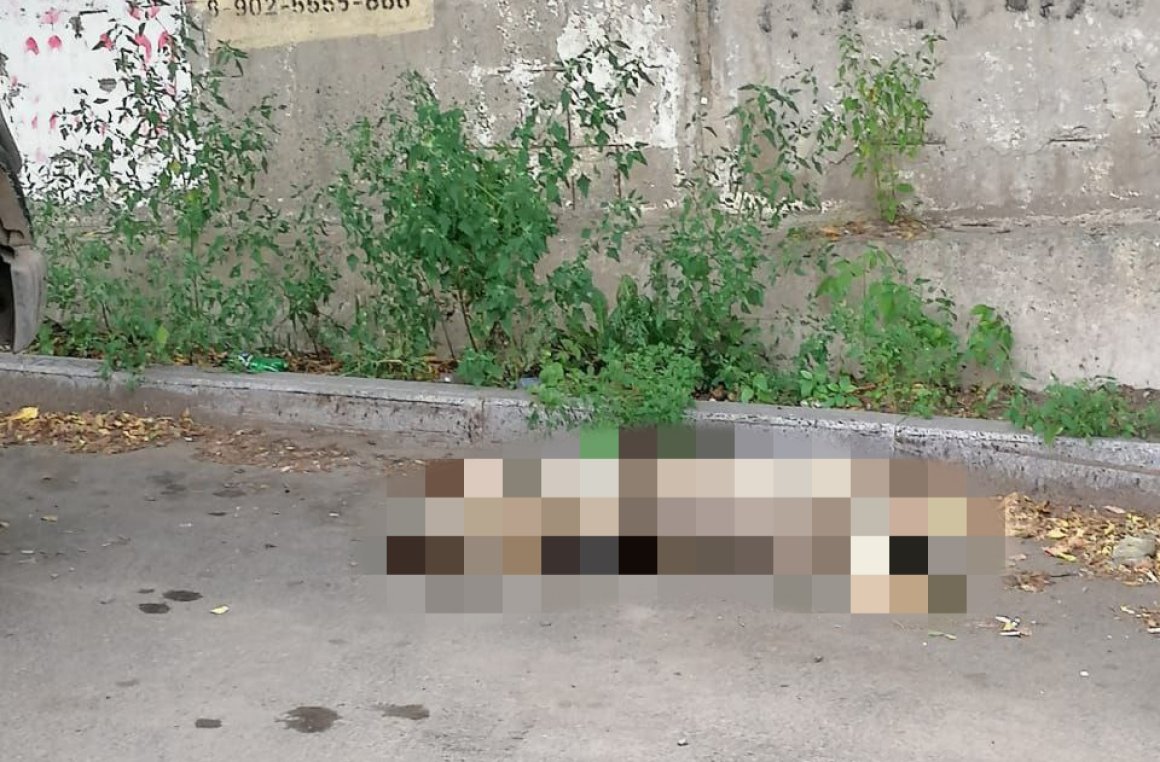 Бесхозный труп 4 дня пролежал возле детской больницы во Владивостоке