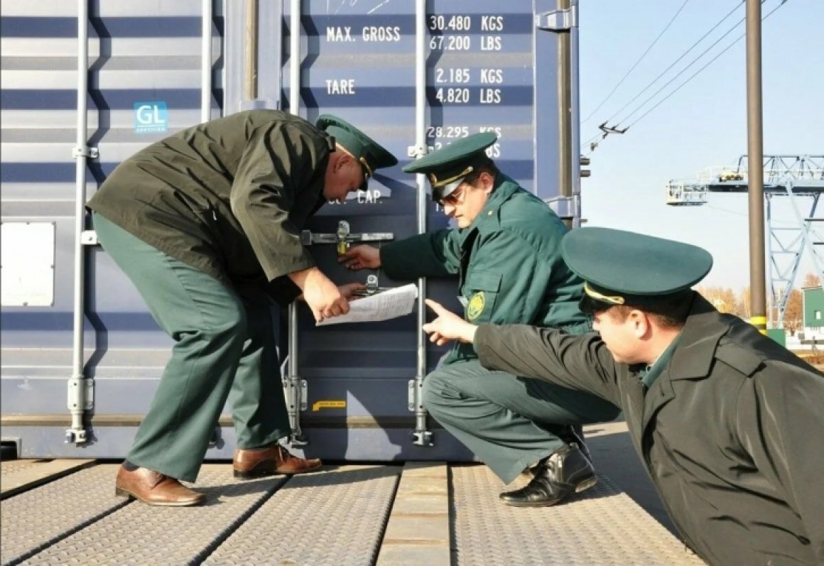 Особо опасный для людей груз прибыл из Китая во Владивосток