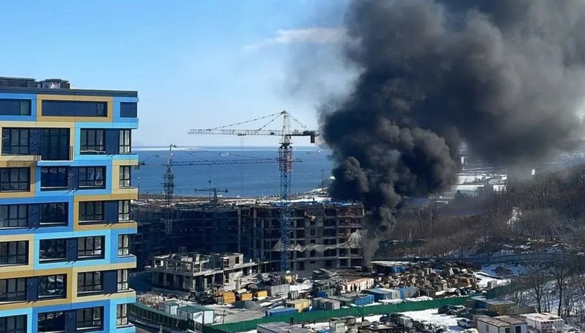 Во Владивостоке в элитном жилом комплексе произошёл пожар