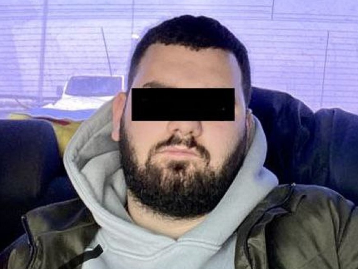 Жесткое задержание прошло в аэропорту Владивостока – рейс в Ереван улетел без пассажира