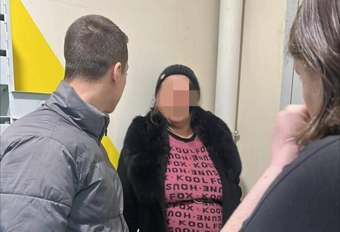 «Вы сейчас все сгорите»: жительница Владивостока разожгла костёр прямо в квартире
