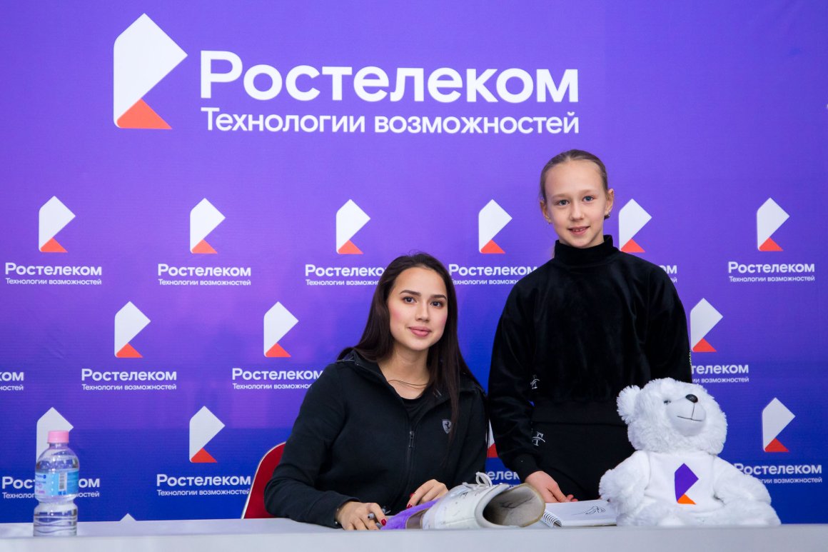 «Ростелеком» вывел юных фигуристов на «Звездную дорожку» с олимпийской чемпионкой