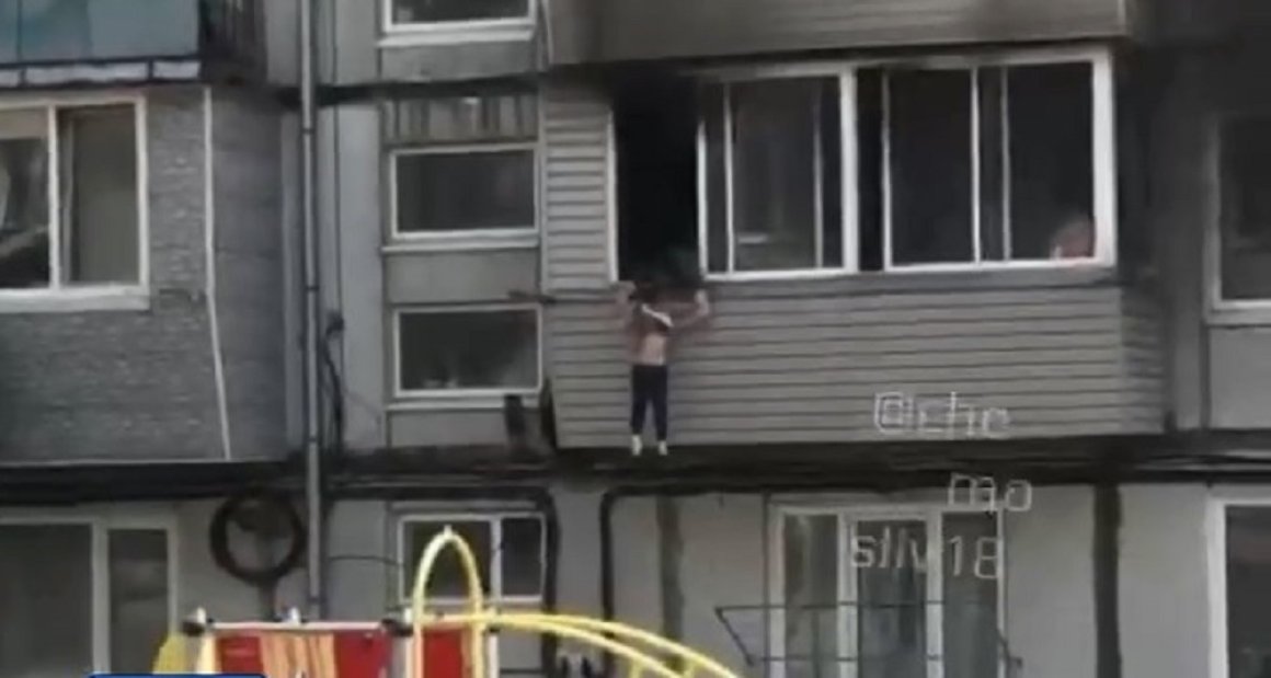 Ребенка выбросил, следом сам прыгнул: ЧП произошло в жилом доме в Приморье