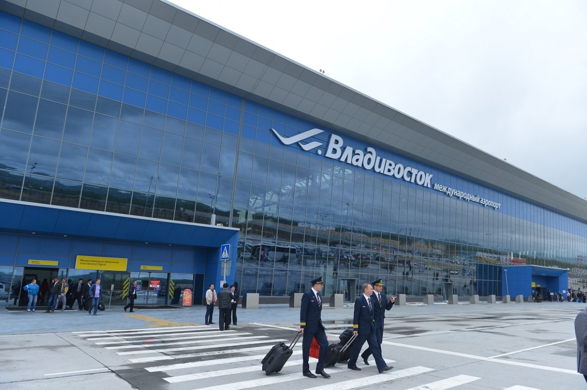 В аэропорту Владивостока обнаружили второй миллион