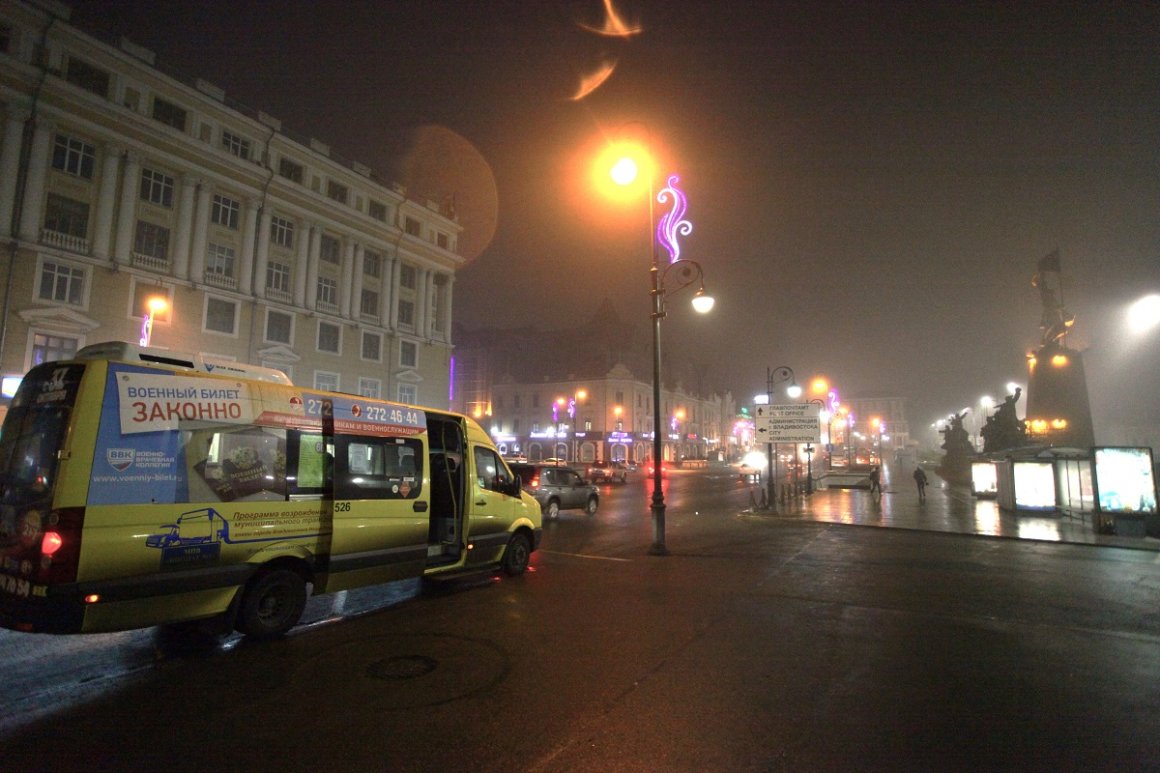 Во Владивостоке вновь организовали подвозы населения