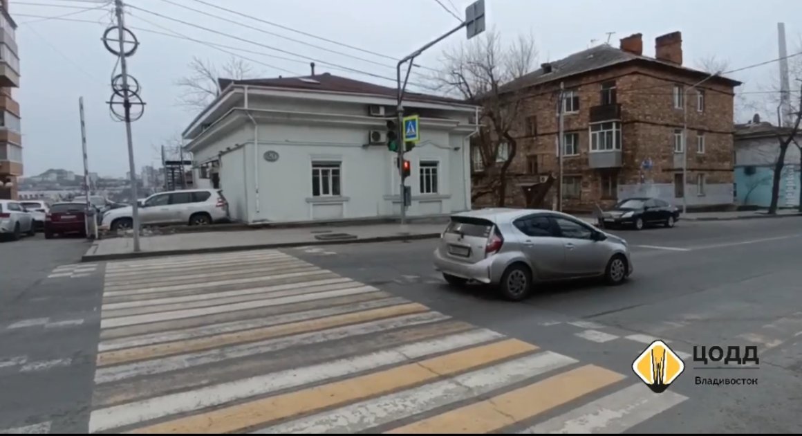 Во Владивостоке на Пушкинской перейти дорогу так просто не получится — инструкция
