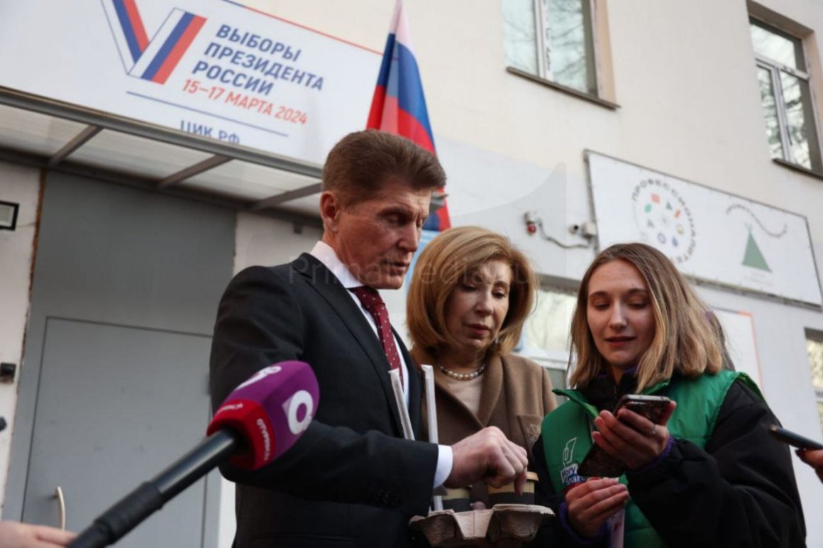 Губернатор Приморья Олег Кожемяко отдал свой голос на выборах президента России