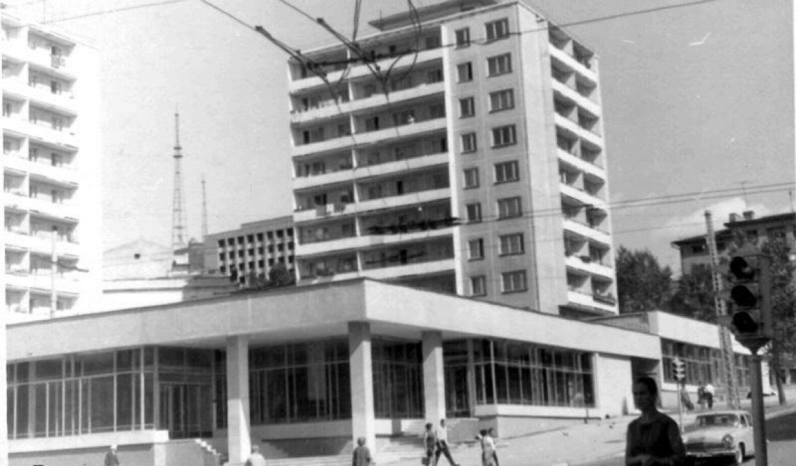 Жителям Владивостока показали, что было на месте легендарного магазина «Изумруд»