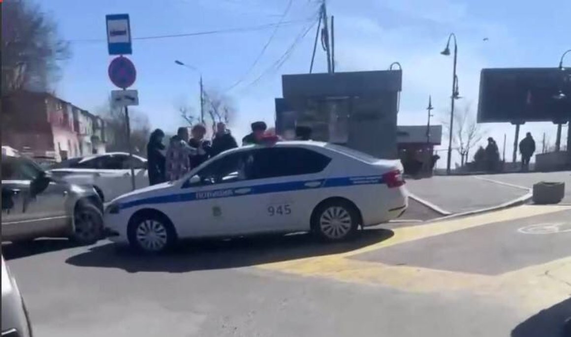 Агрессивная автомобилистка  оказала сопротивление полиции во Владивостоке