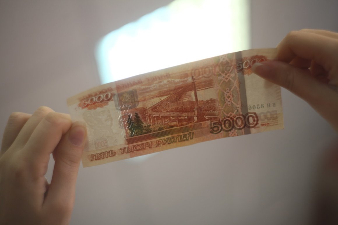 Номинал не важен: фальшивомонетчики подделывают даже 50 рублей