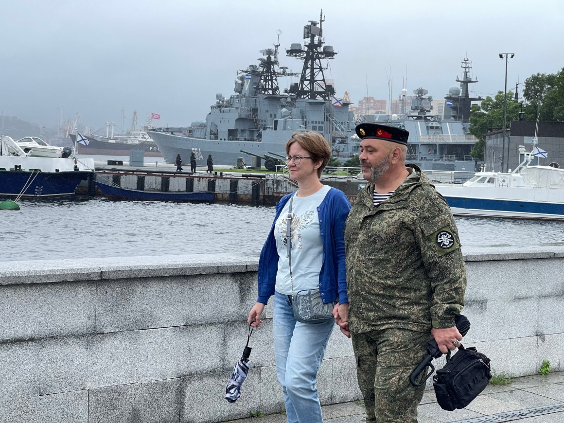 «Мой будущий муж свалился на меня с верхней полки»