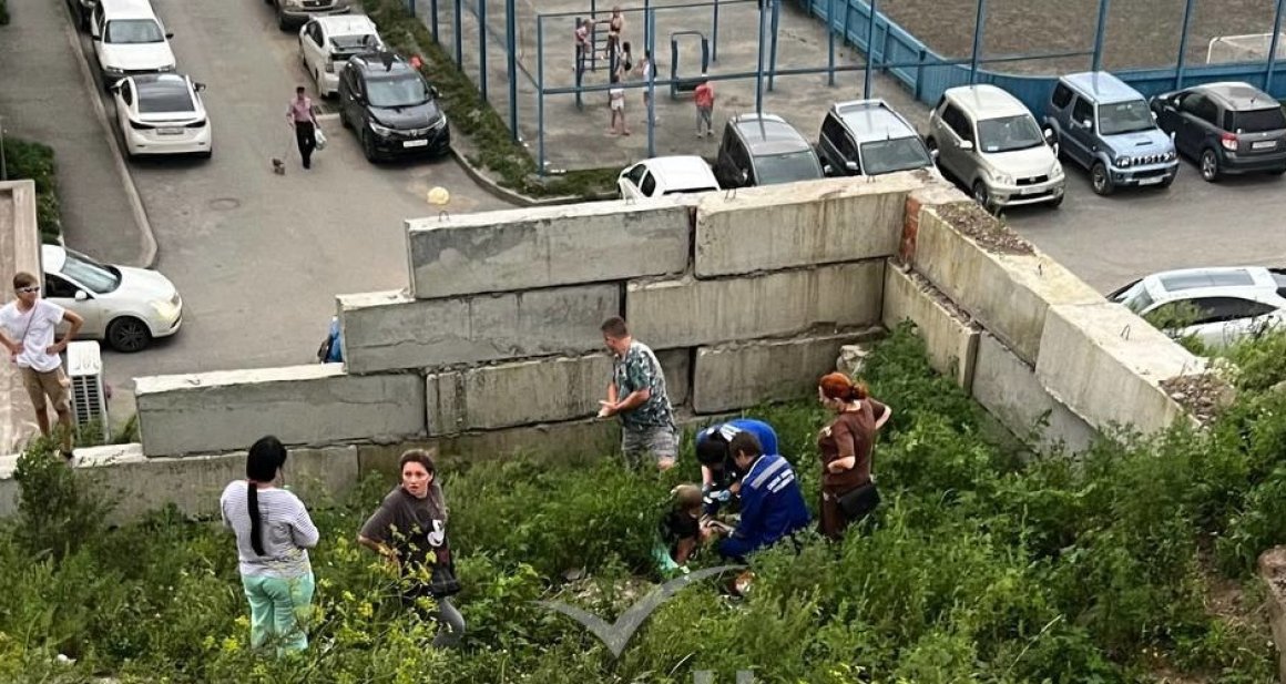 Пилили пилой: несчастный случай произошёл с ребёнком во Владивостоке