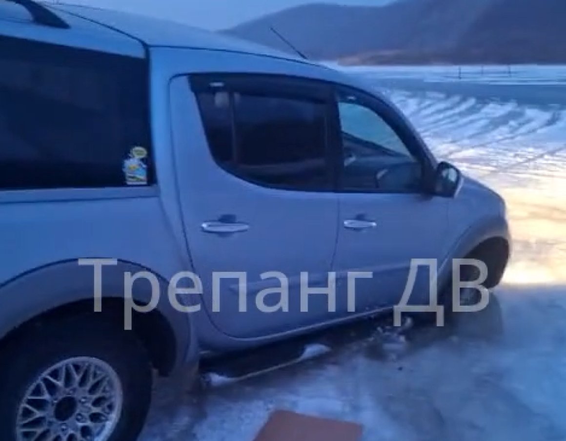 В Приморье – ещё она жертва аномального тепла и зимней рыбалки на тонком льду