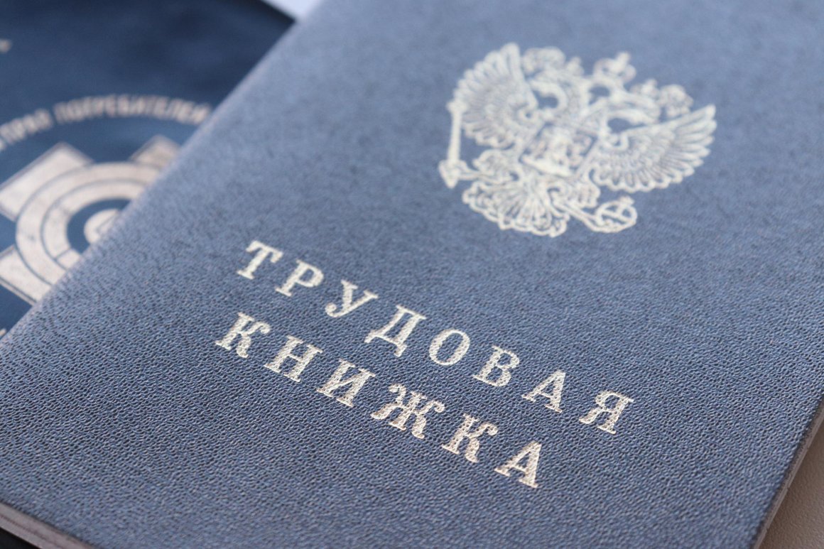 Названа самая дефицитная профессия в Приморье