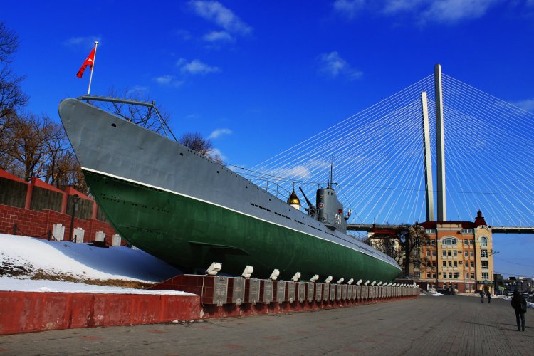 Сколько кораблей во время Второй мировой войны уничтожила субмарина С-56, сейчас играющая роль достопримечательности на Корабельной набережной Владивостока?