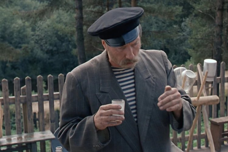 Что сказал дядя Митя из фильма «Любовь и голуби»?