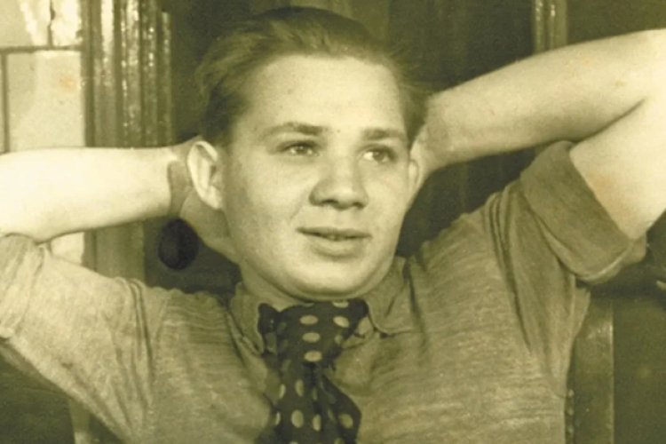 Знаменитый «Доцент». Сыграл более 70 ролей только в кино. Были еще театральные роли, журнал «Фитиль» и озвучка мультфильмов.