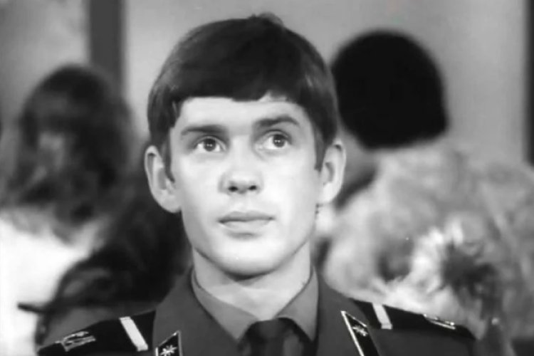 Один из самых привлекательных актеров советского кино, мечта миллионов женщин.