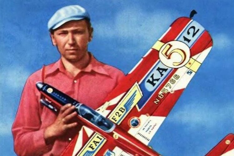 Первый выпуск журнала вышел в августе 1962 года под напутствием известных авиаконструкторов А. Туполева, С. Ильюшина, а также космонавта Юрия Гагарина. В каждом номере журнала публиковались чертежи и схемы самых разнообразных конструкций — от приспособлений для домашнего хозяйства до самодельных микроавтомобилей и любительских самолётов, а также материалы по истории техники.
